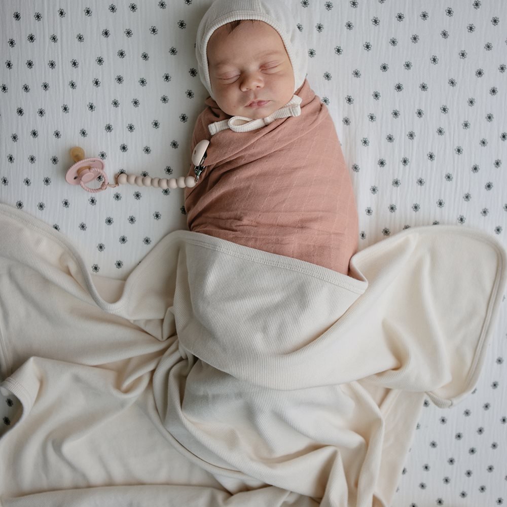 Mushie Antklodė/Pledukas kūdikiui - Dramblio kaulo spalva - Uogų kopos