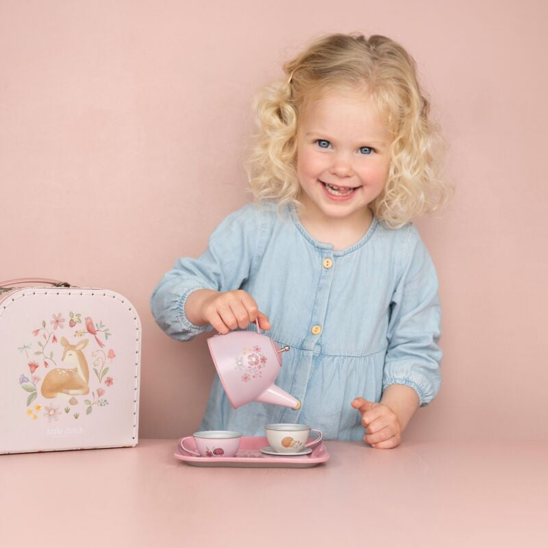 Little Dutch Arbatos servizas lagaminėlyje "Pasakų sodas" - Uogų kopos