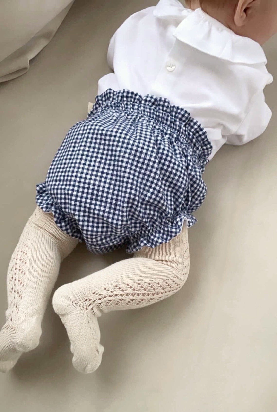 Bobbi Balloon Balti marškinėlikai - Klostuota apykaklė - Uogų kopos