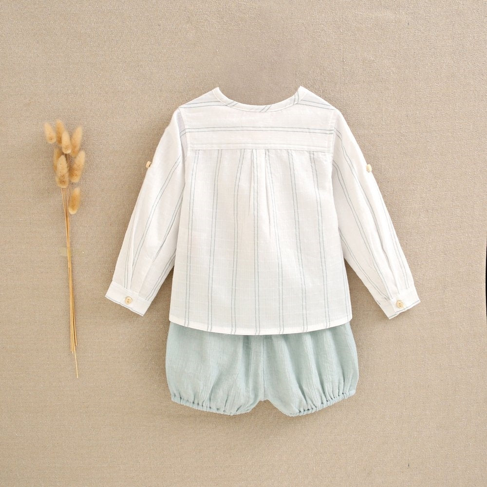 Dadati Baltų marškinukų su žaliais dryžiais ir žalių šortų komplektas - Uogų kopos