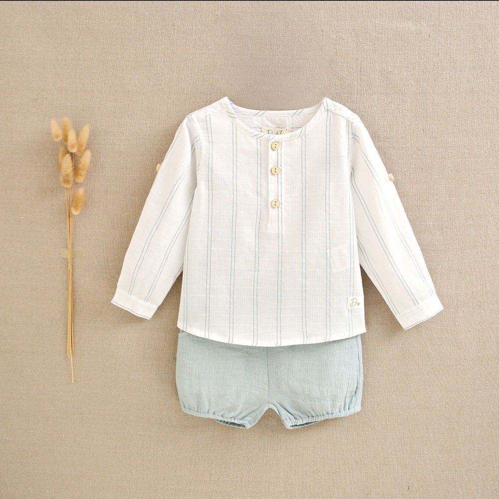 Dadati Baltų marškinukų su žaliais dryžiais ir žalių šortų komplektas - Uogų kopos