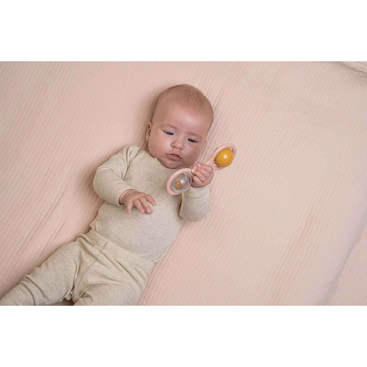 Little Dutch Barškutis su rutuliais - Rožinė - Uogų kopos