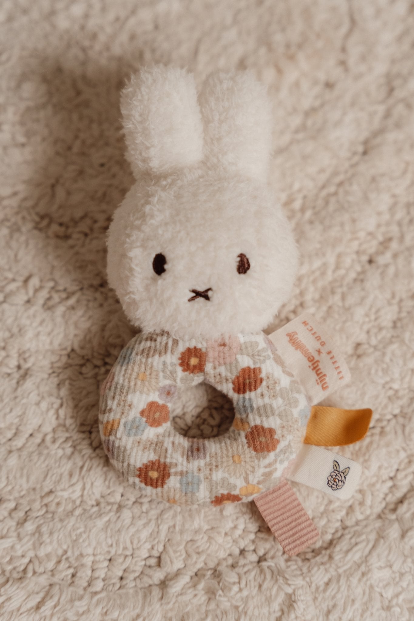 Little Dutch Barškutis „Vintage Little Flowers“ - Uogų kopos