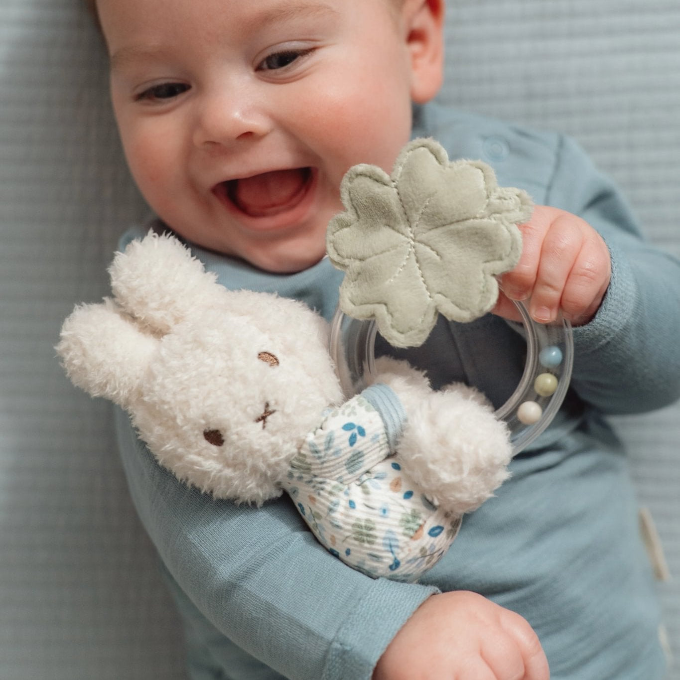 Little Dutch Barškutis zuikutis „Lucky Leaves" - Uogų kopos