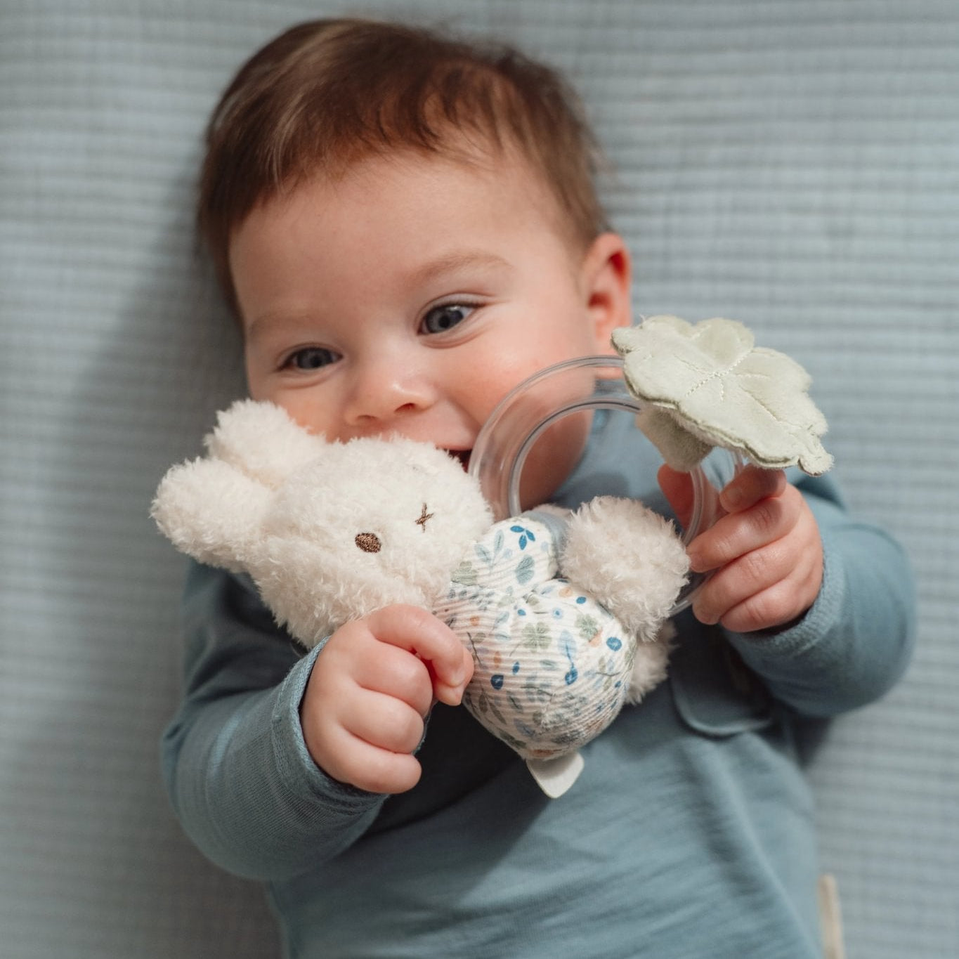 Little Dutch Barškutis zuikutis „Lucky Leaves" - Uogų kopos