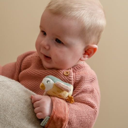 Little Dutch Barškutis/apyrankė "Gėlės ir drugeliai" - Uogų kopos