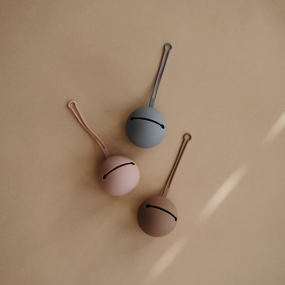 Mushie Čiulptuko dėklas - Alyvinė - Uogų kopos