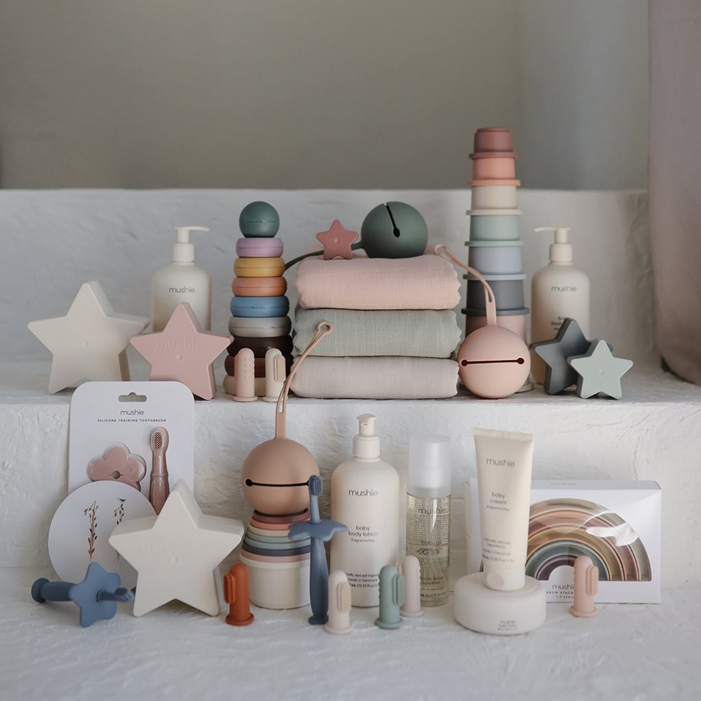 Mushie Čiulptuko dėklas - Žalia - Uogų kopos