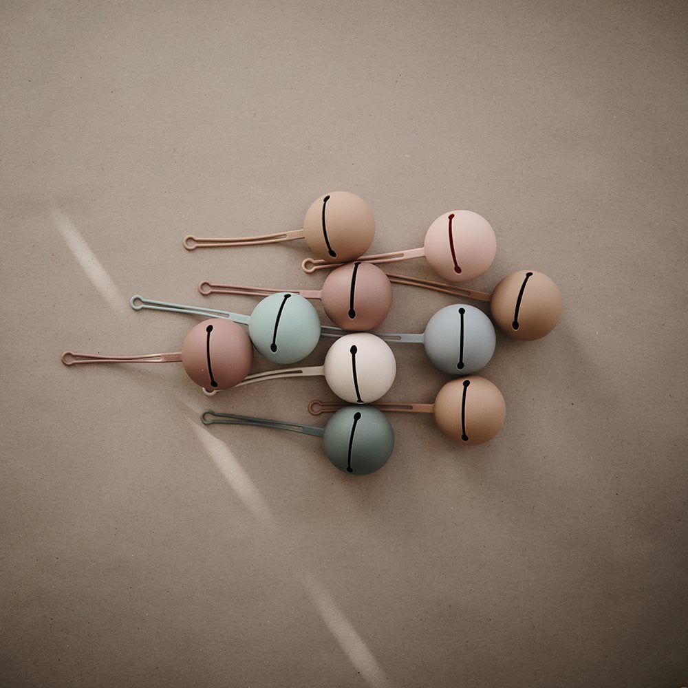 Mushie Čiulptuko dėklas - Žalia - Uogų kopos