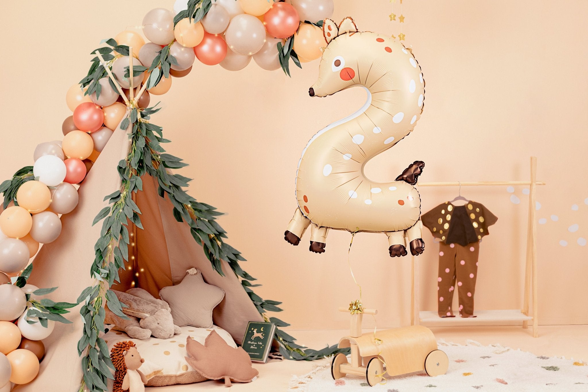 PartyDeco Folinis balionas „Skaičius 2" Elniukas, 50 x 88 cm - Uogų kopos