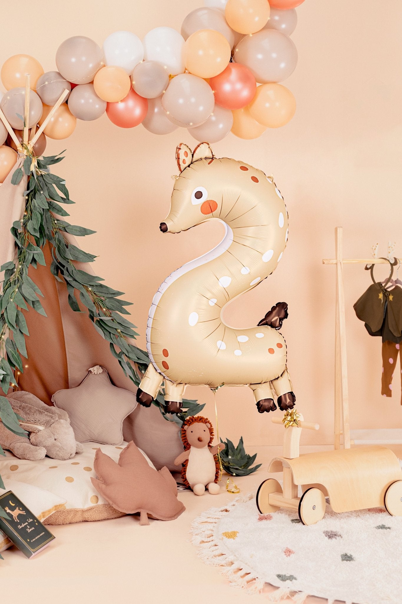 PartyDeco Folinis balionas „Skaičius 2" Elniukas, 50 x 88 cm - Uogų kopos