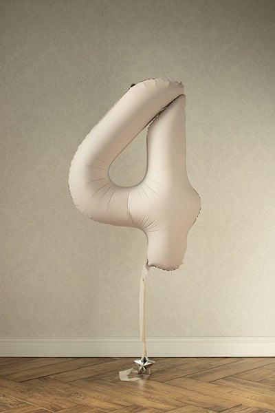 PartyDeco Folinis balionas „Skaičius 4“, 86 cm - Smėlinė - Uogų kopos