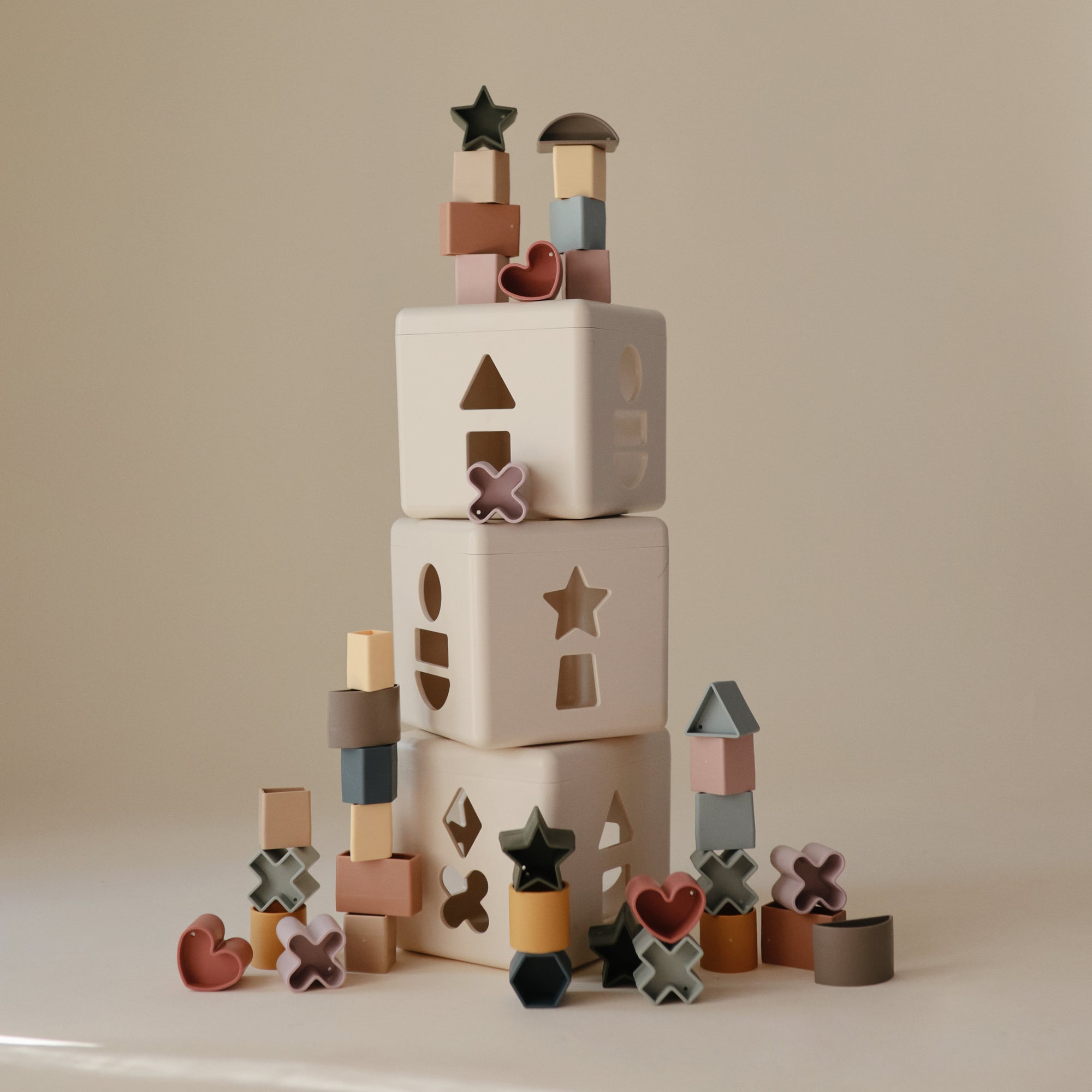 Mushie Formų rūšiavimo dėžutė - Uogų kopos