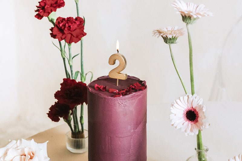 Uogų kopos Gimtadienio žvakutė skaičius 2 - Aukso spalvos, 4.5 cm - Uogų kopos