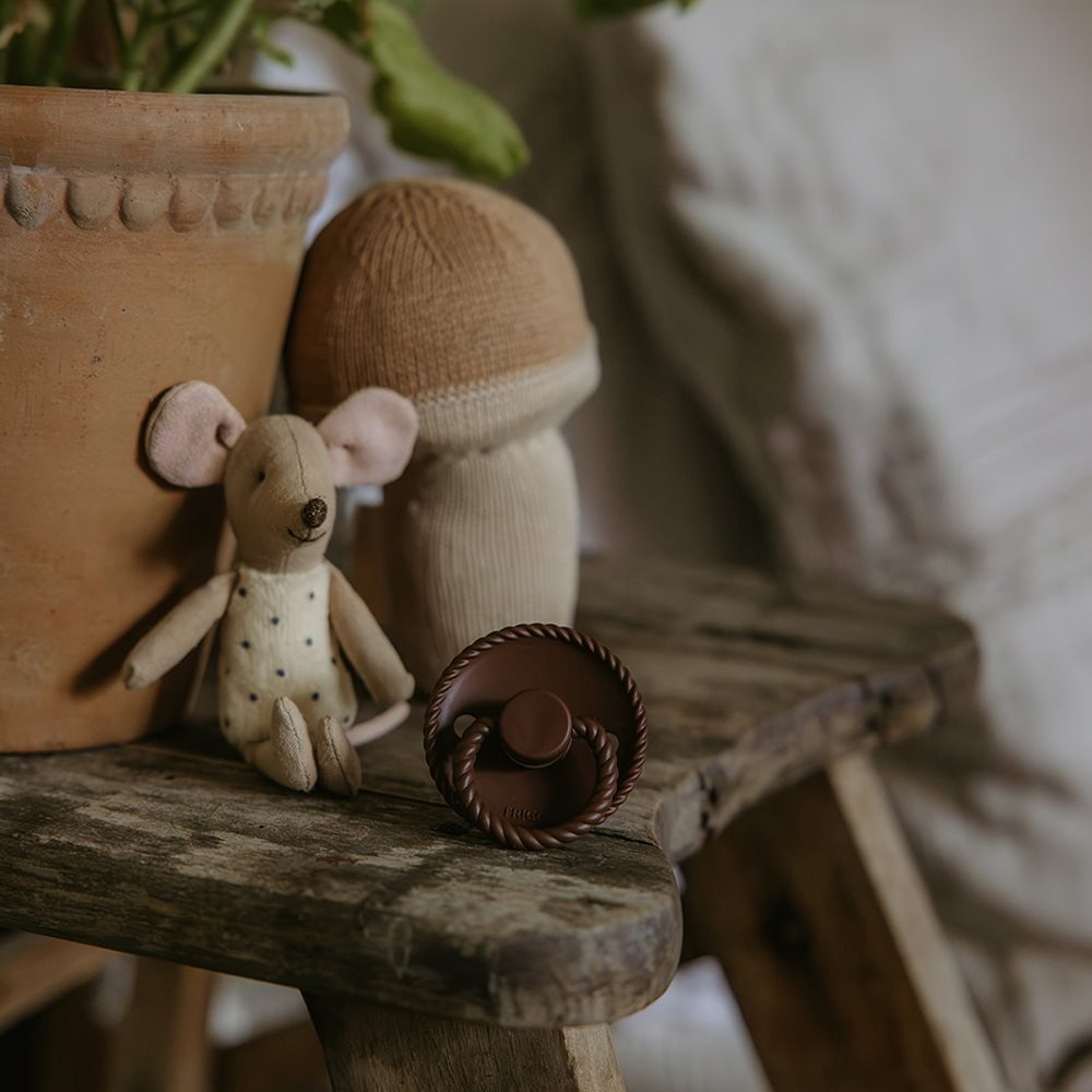 FRIGG Hygge & Happiness čiulptukai 2 vnt. - Apvalūs kaučiukiniai - 2 dydis - Uogų kopos