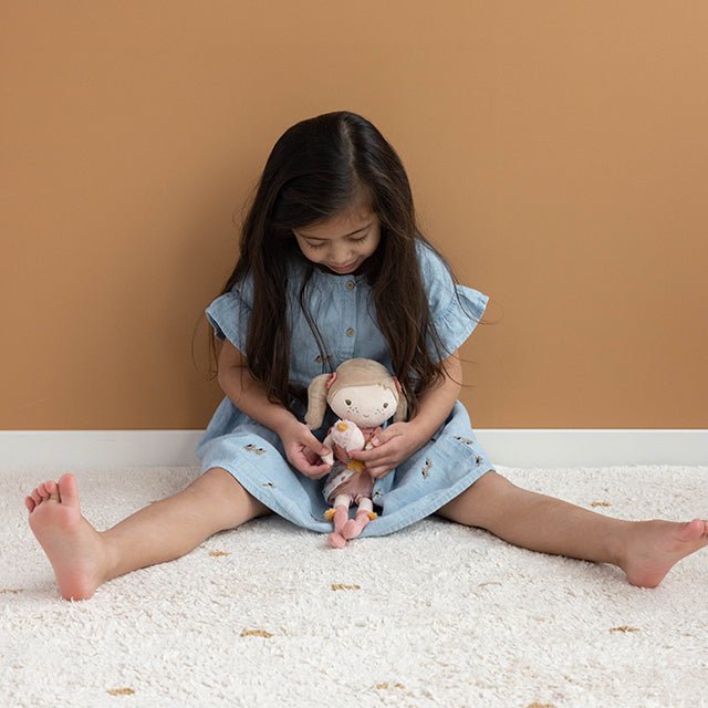 Little Dutch Lėlė "Anna" 35 cm - Uogų kopos