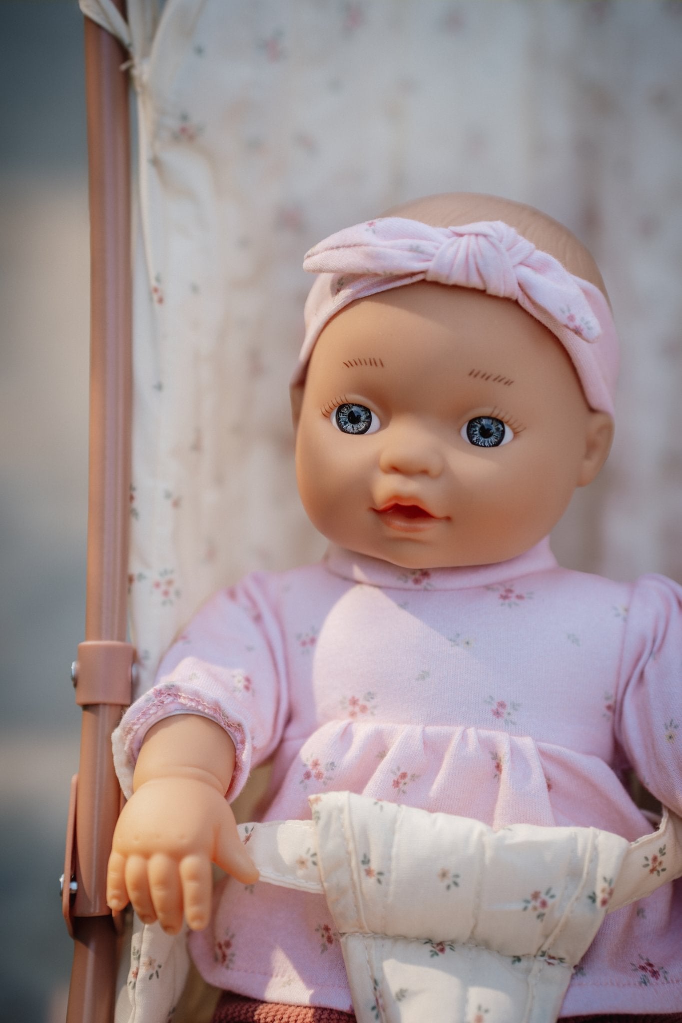 Little Dutch Lėlė "Lily" su priedais - Uogų kopos