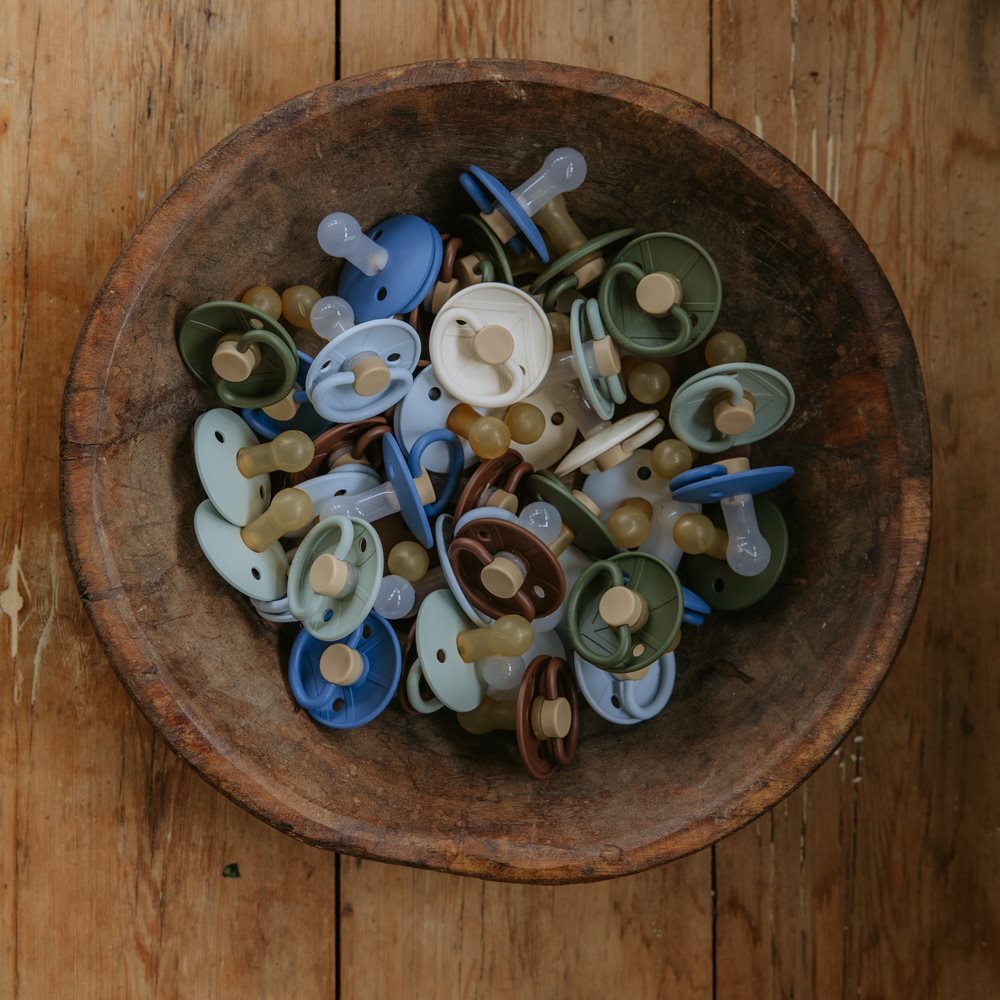 FRIGG Little Viking čiulptukai 2vnt. - Apvalūs kaučiukiniai - Knud/Sigrid - 1 dydis - Uogų kopos