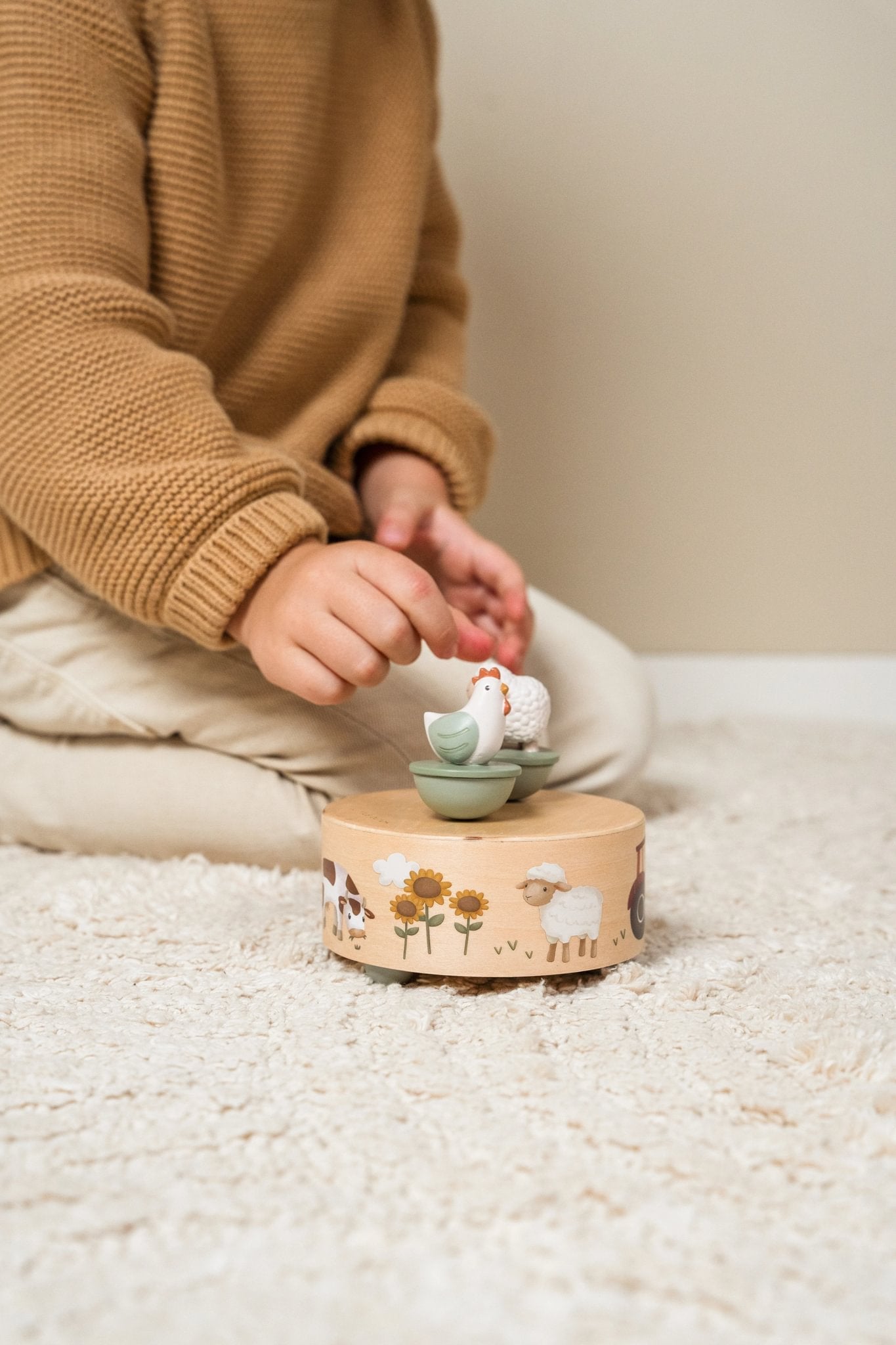 Little Dutch Medinė muzikinė dėžutė „Little Farm" - Uogų kopos