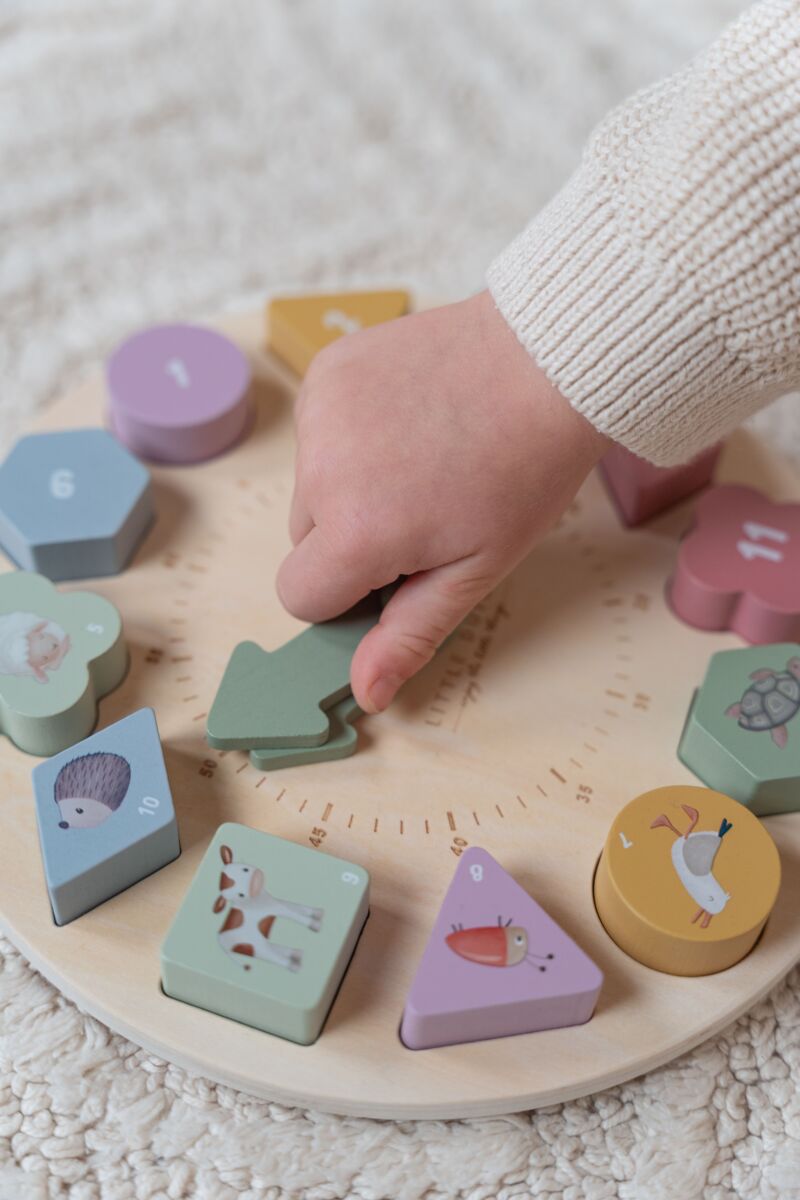 Little Dutch Medinis lavinamasis laikrodis - Uogų kopos