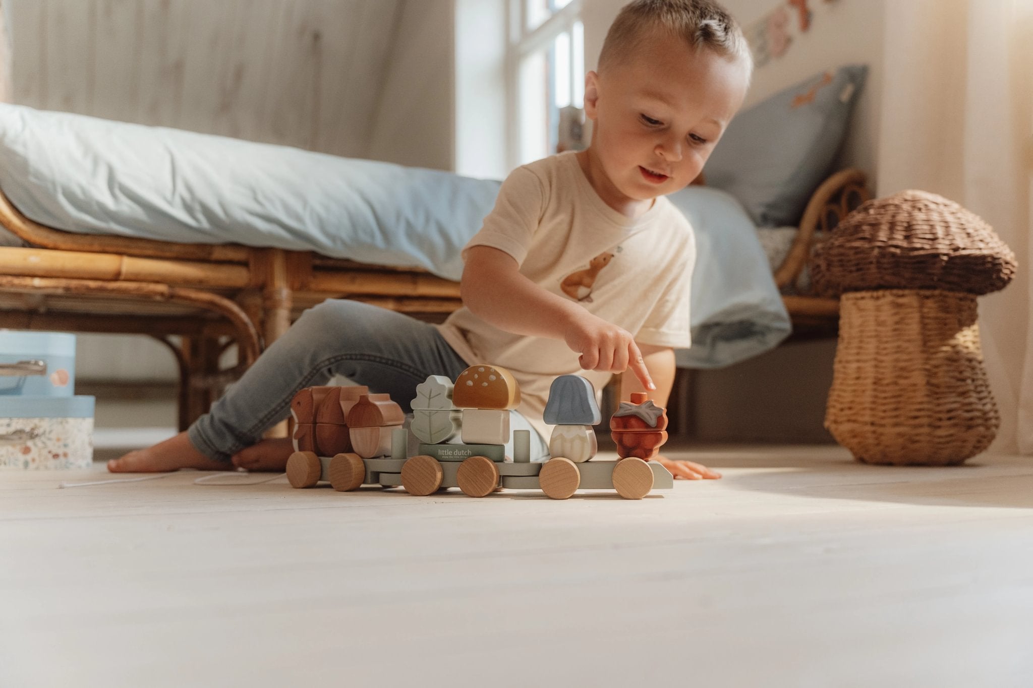Little Dutch Medinis traukinukas „Forest Friends" - Uogų kopos