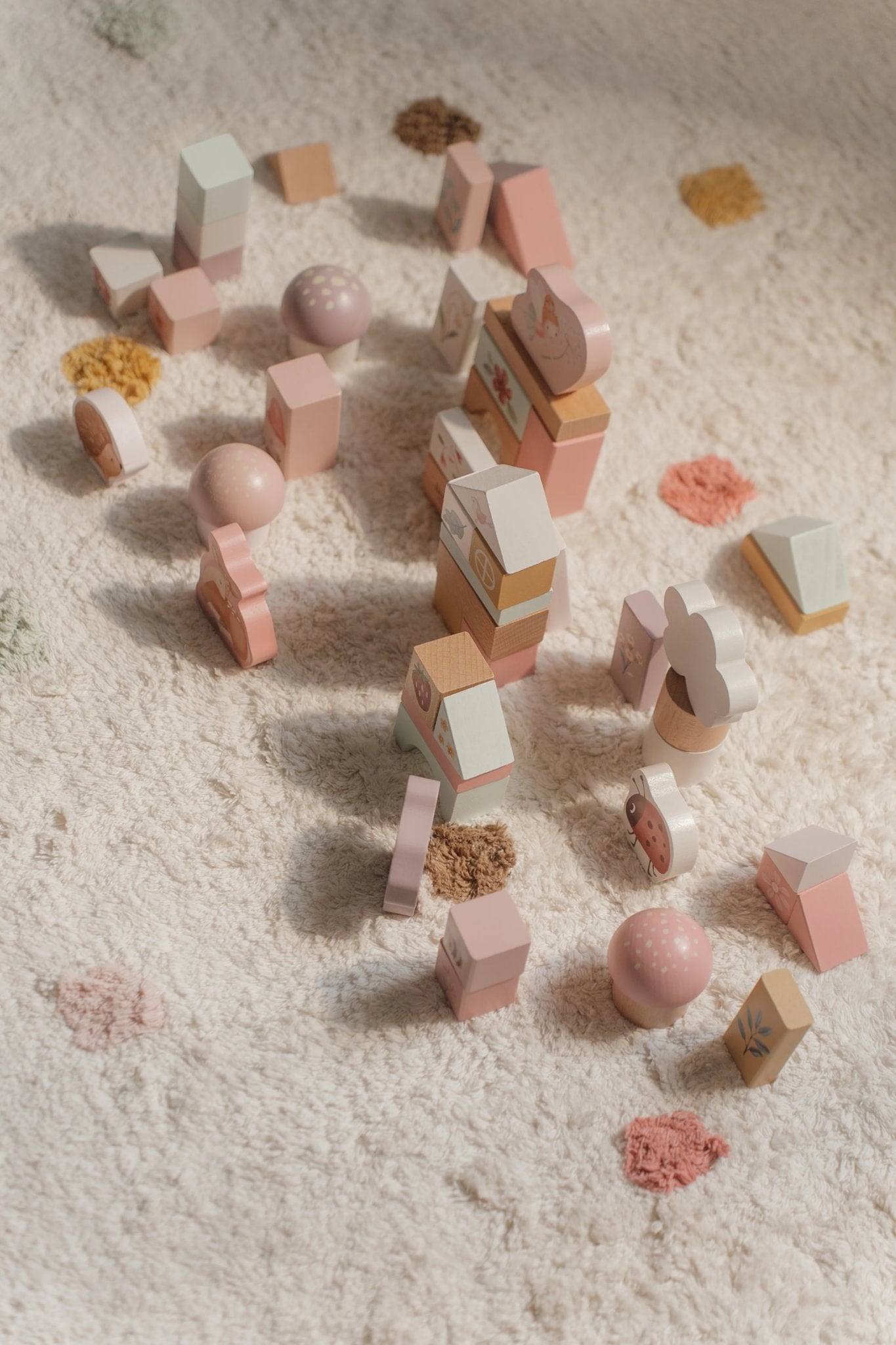 Little Dutch Medinių kaladėlių rinkinys „Fairy Garden“ - Uogų kopos