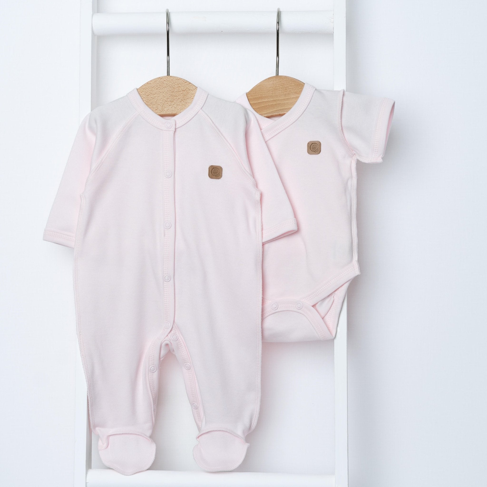 Vilaurita Medvilninis dviejų dalių komplektas naujagimiui - Rožinė - Uogų kopos