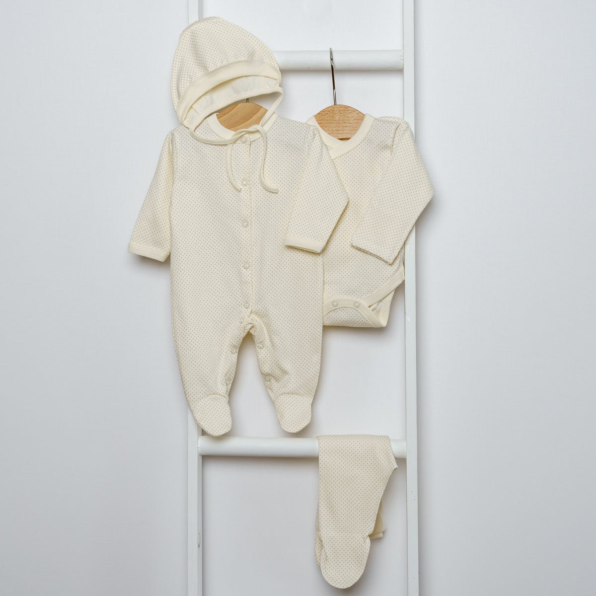 Vilaurita Medvilninis kombinezonas „Taškeliai“ - Uogų kopos