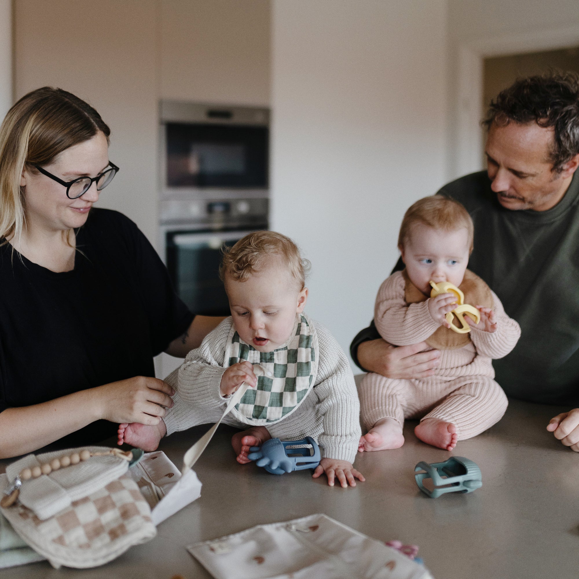 Mushie Megztas megztukas - Smėlinė - 6 - 9 mėn. - Uogų kopos