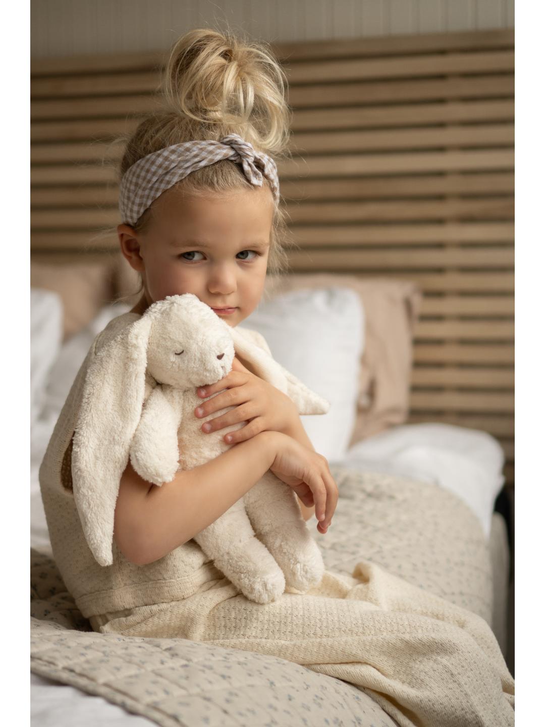 Moonie Migdukas Moonie 2.0 Organic Bunny - Cappuchino - Uogų kopos