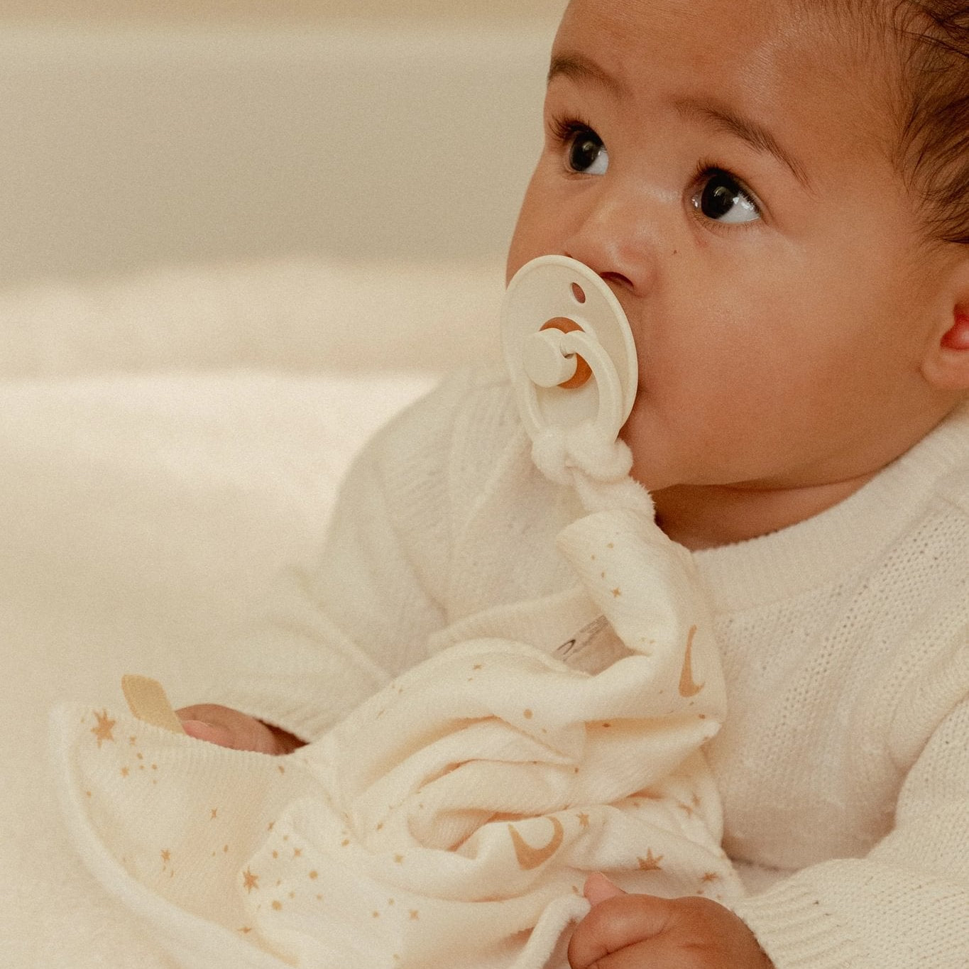 Little Dutch Migdukas su kramtuku „Newborn Naturals" - Uogų kopos