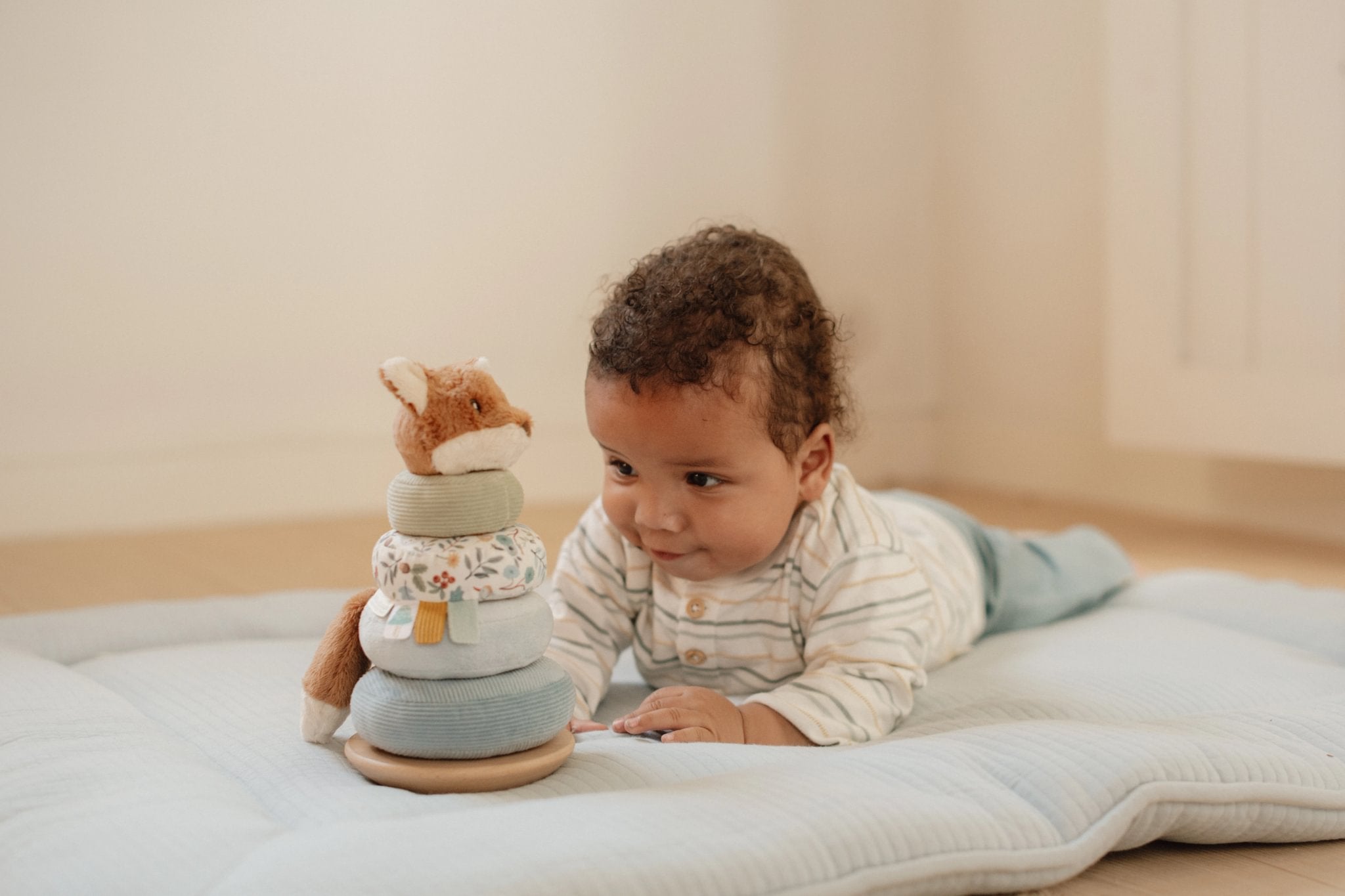 Little Dutch Minkšta dėliojimo piramidė „Forest Friends" - Uogų kopos