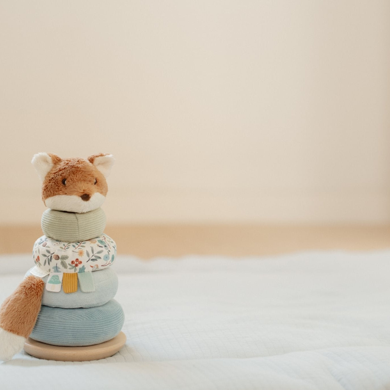 Little Dutch Minkšta dėliojimo piramidė „Forest Friends" - Uogų kopos