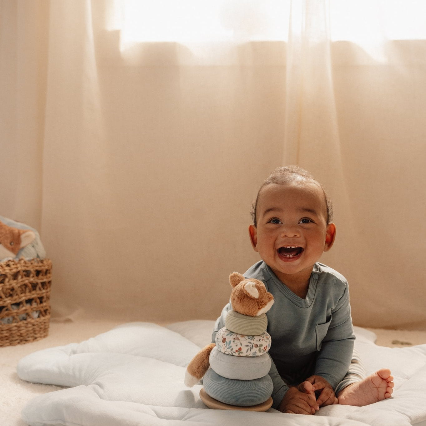 Little Dutch Minkšta dėliojimo piramidė „Forest Friends" - Uogų kopos