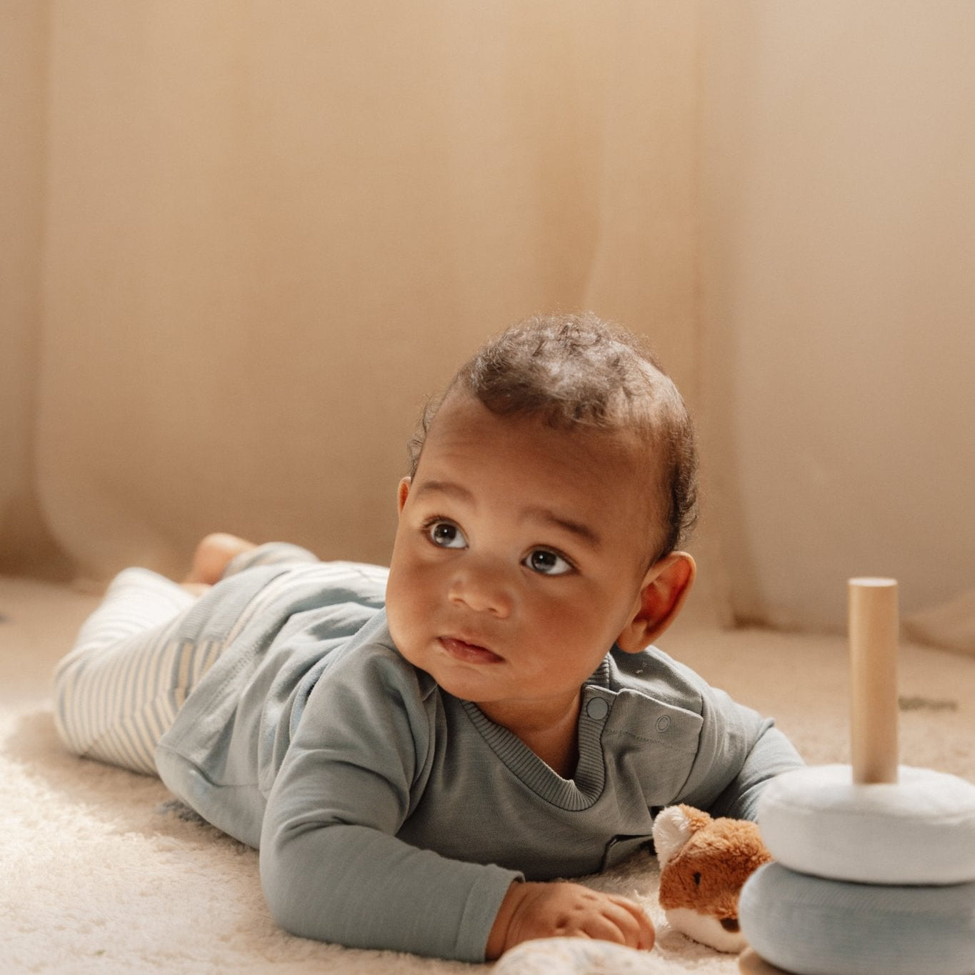 Little Dutch Minkšta dėliojimo piramidė „Forest Friends" - Uogų kopos