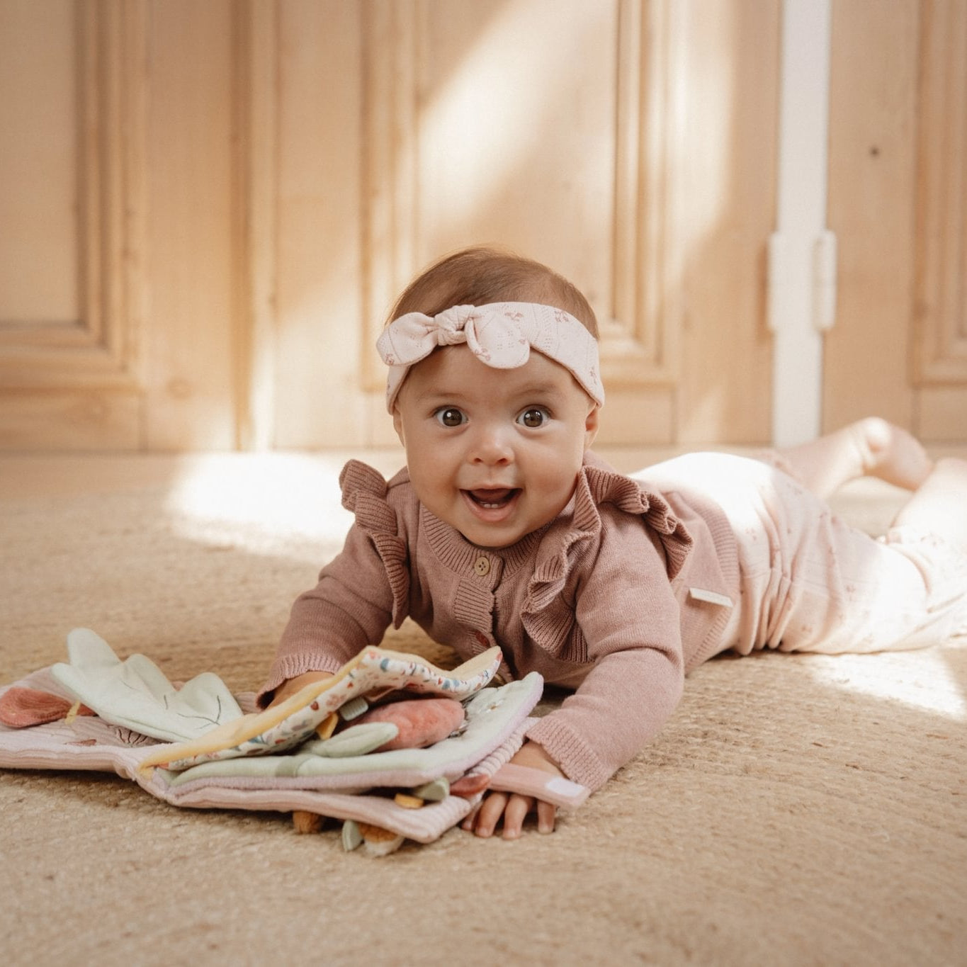 Little Dutch Minkšta veiklos knygelė „Fairy Garden“ - Uogų kopos