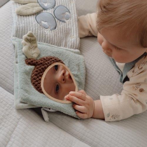 Little Dutch Minkšta veiklos knygelė "Miško draugai" - Uogų kopos