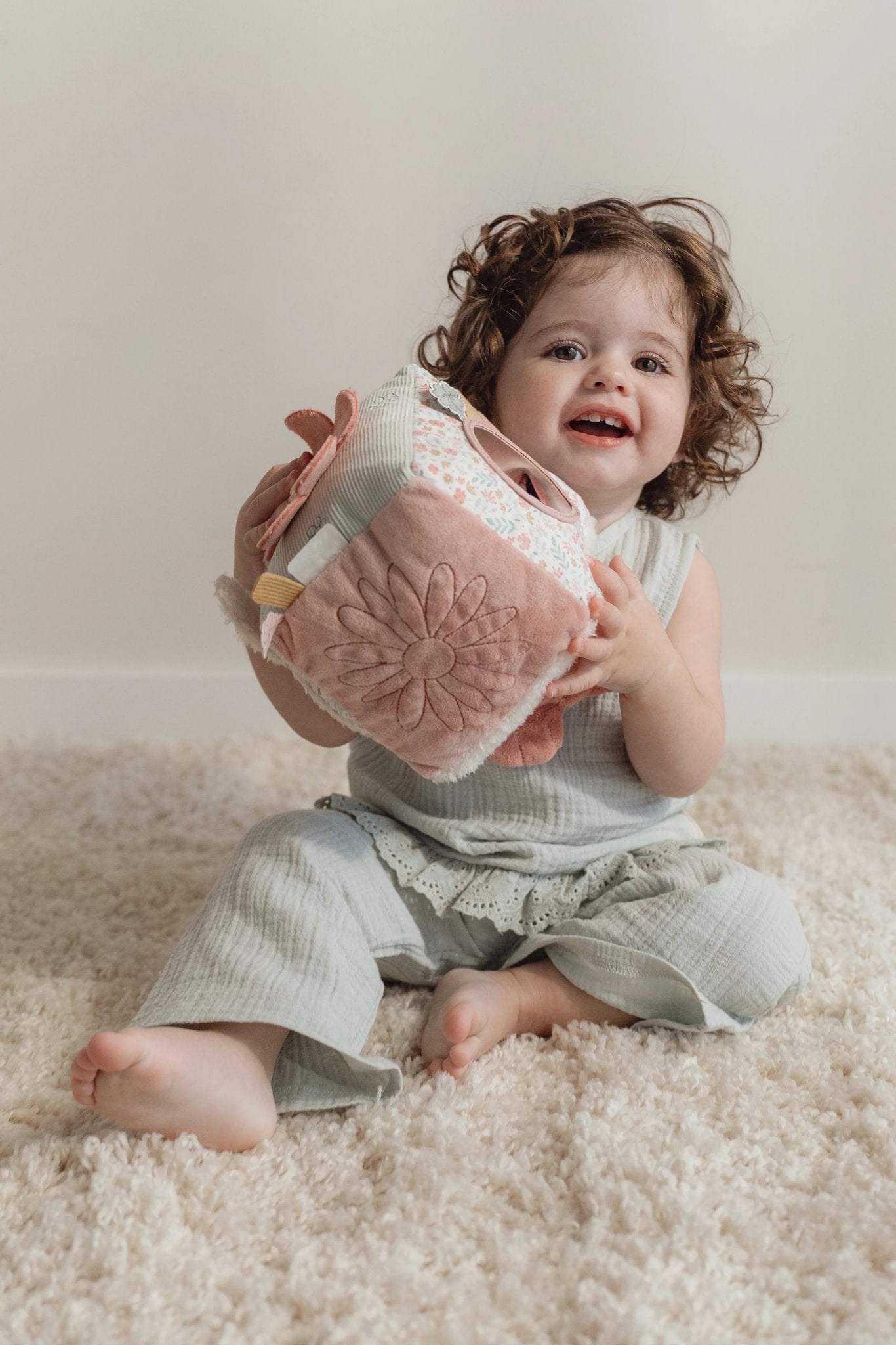 Little Dutch Minkštas veiklos kubas „Lucky Blossom“ - Uogų kopos