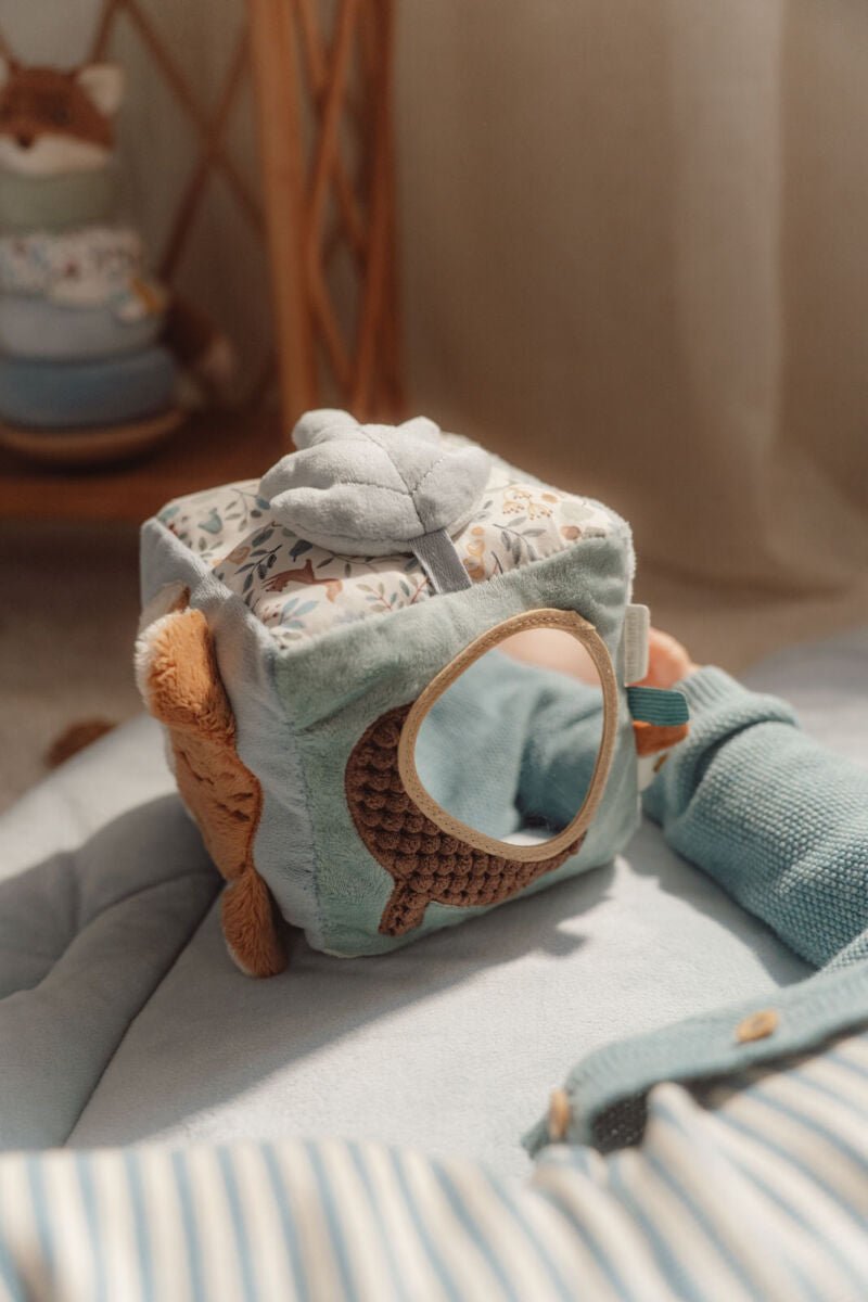 Little Dutch Minkštas veiklos kubas "Miško draugai" - Uogų kopos