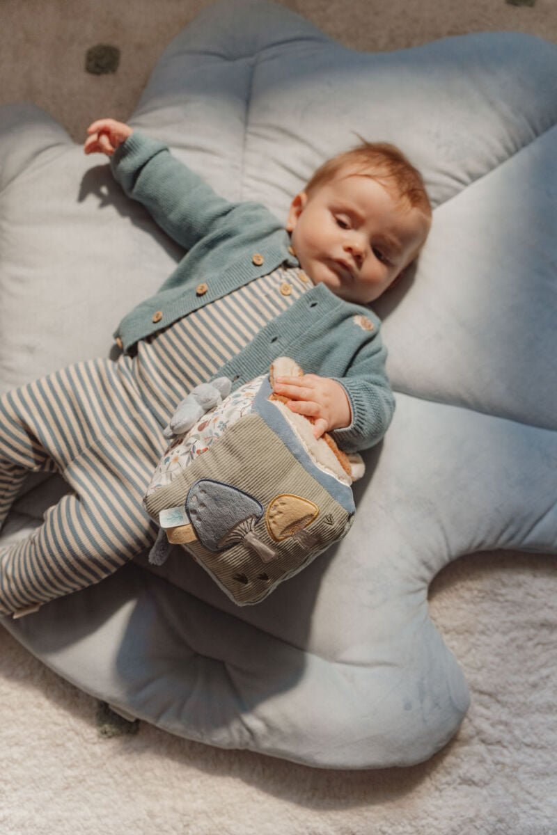 Little Dutch Minkštas veiklos kubas "Miško draugai" - Uogų kopos