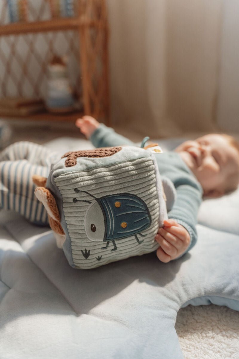 Little Dutch Minkštas veiklos kubas "Miško draugai" - Uogų kopos