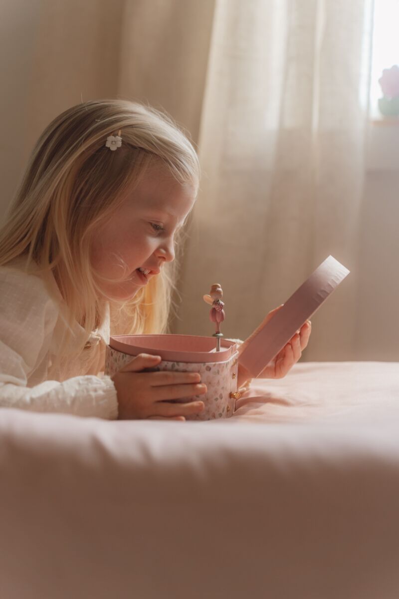 Little Dutch Muzikinė papuošalų dėžutė "Pasakų Sodas" - Uogų kopos