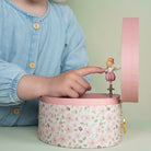 Little Dutch Muzikinė papuošalų dėžutė "Pasakų Sodas" - Uogų kopos