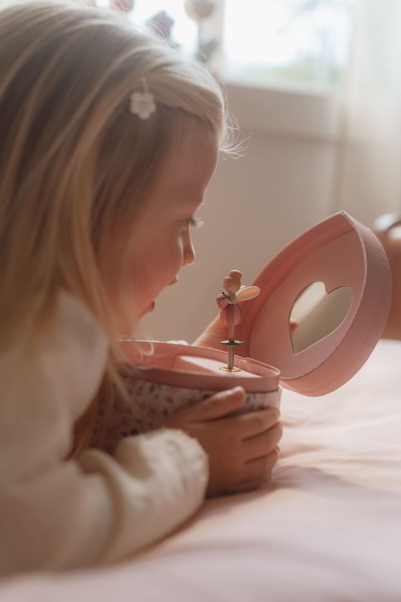 Little Dutch Muzikinė papuošalų dėžutė "Pasakų Sodas" - Uogų kopos