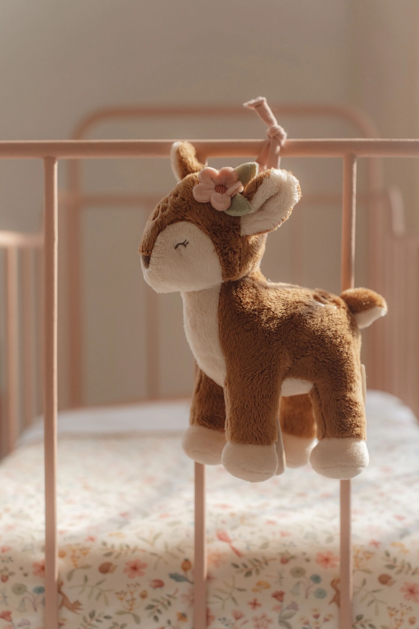 Little Dutch Pakabinamas muzikinis elniukas „Fairy Garden“ - Uogų kopos