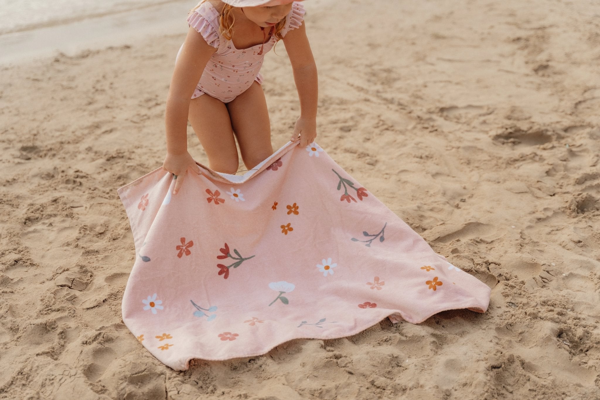 Little Dutch Paplūdimio rankšluostis - Little Pink Flowers - Uogų kopos
