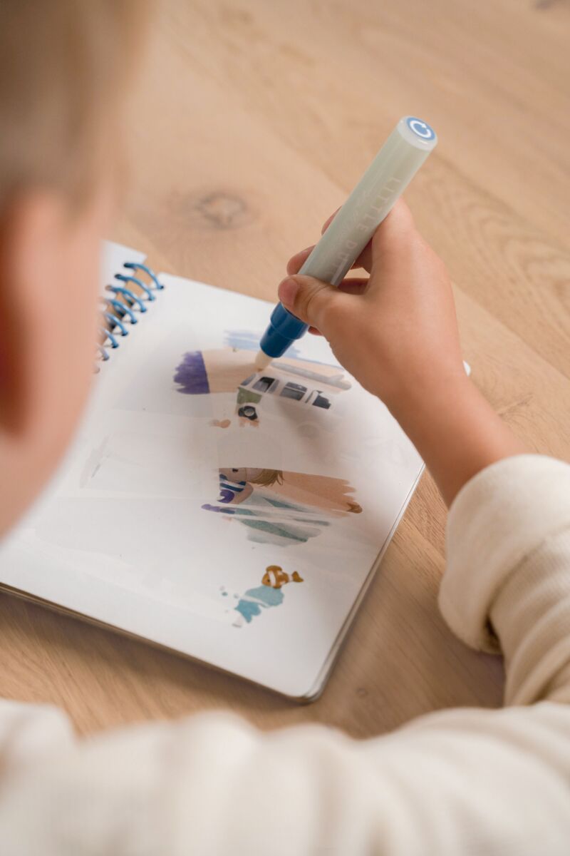 Little Dutch Piešimo su vandeniu knygelė "Džimas ir draugai" - Uogų kopos