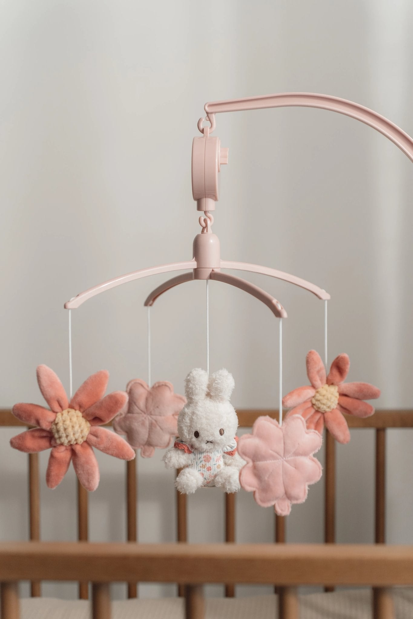 Little Dutch Plastikinė muzikinė karuselė "Lucky Blossom" - Uogų kopos