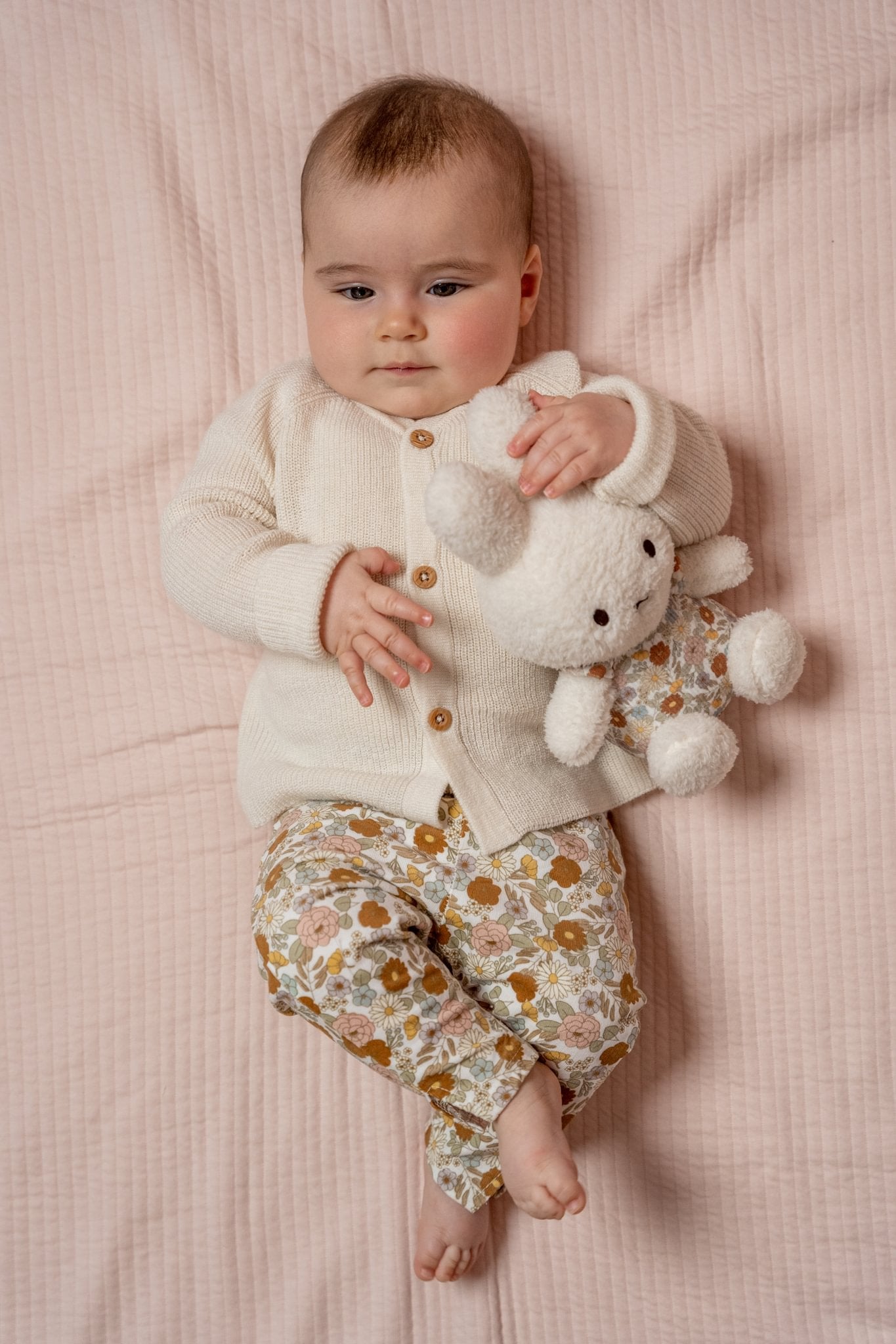 Little Dutch Pliušinis zuikutis "Miffy" 25cm „Vintage Little Flowers“ - Uogų kopos