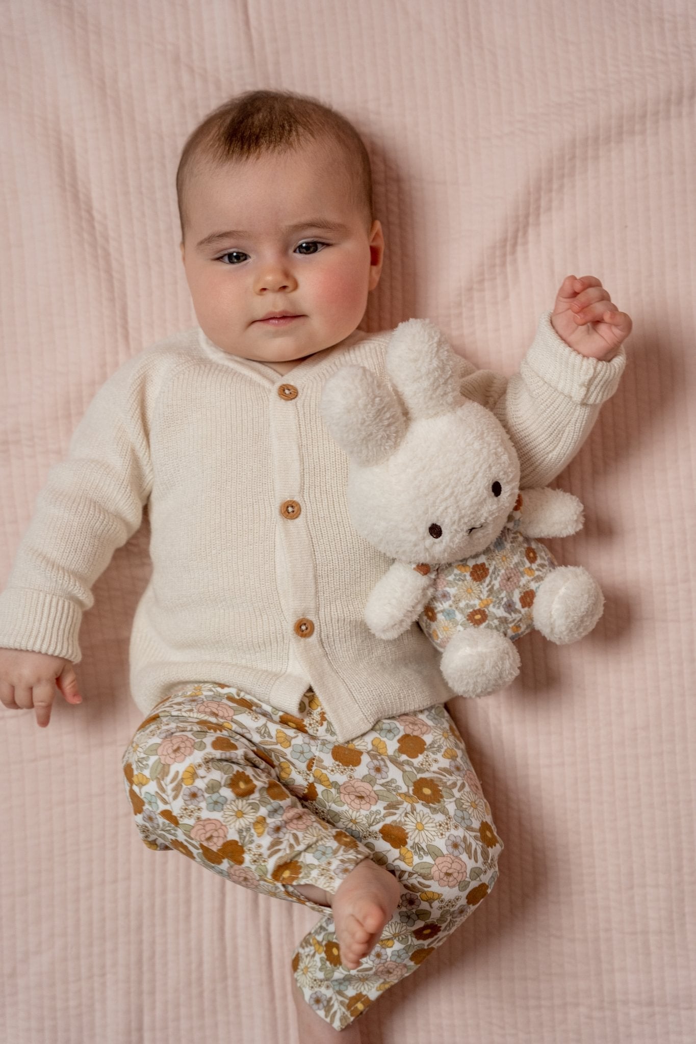 Little Dutch Pliušinis zuikutis "Miffy" 25cm „Vintage Little Flowers“ - Uogų kopos